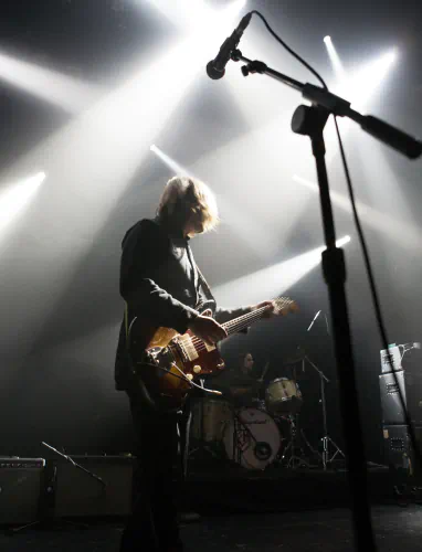 Music video featuring MOD the guitaris of Elefant